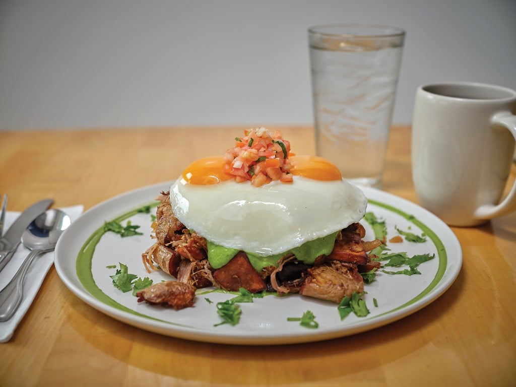 2019 Hale Aina Award Winners The Best Breakfast Restaurants In Hawaii Over Easy Kalua Pig Hash