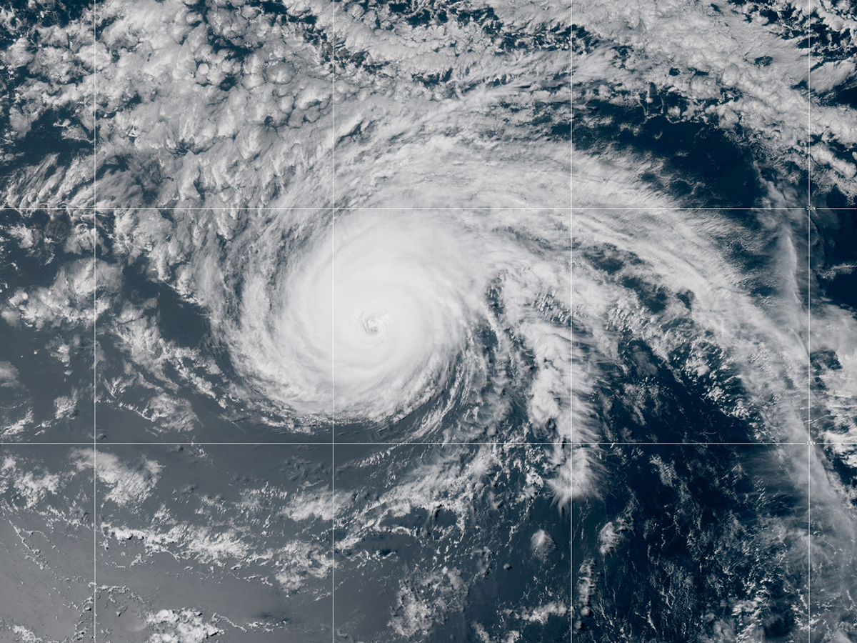 Here are the Places Closing in Honolulu Ahead of Hurricane Douglas