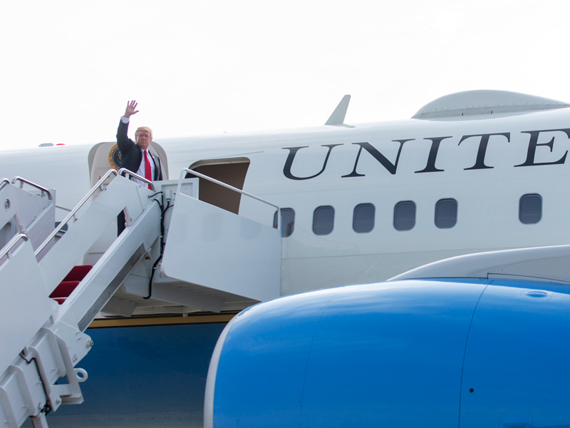 Trump Traffic Plane