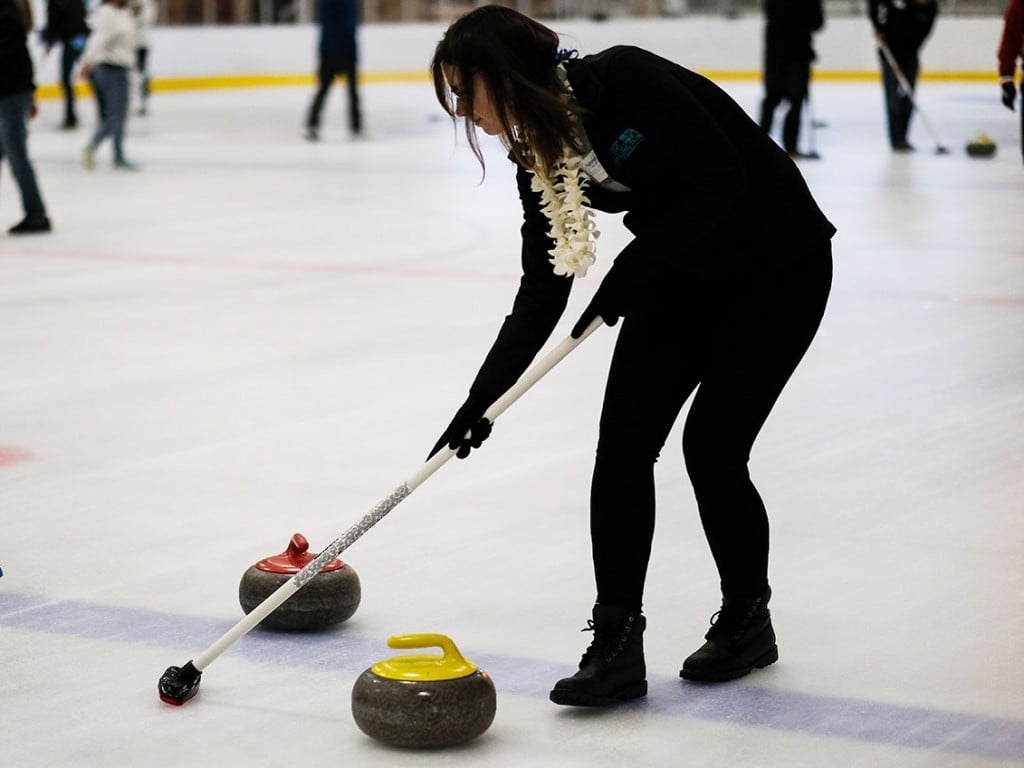 Katrina Sweeping2 Curling 2018 Cover