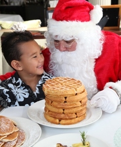 Breakfastwithsantavert