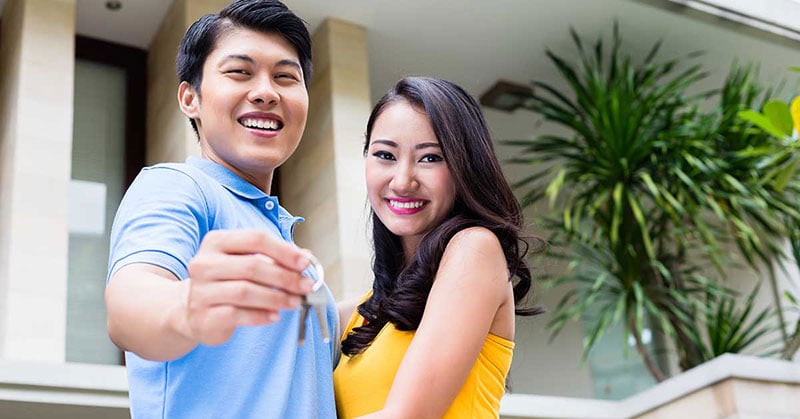 Honolulu Board Of Realtors Handing Key
