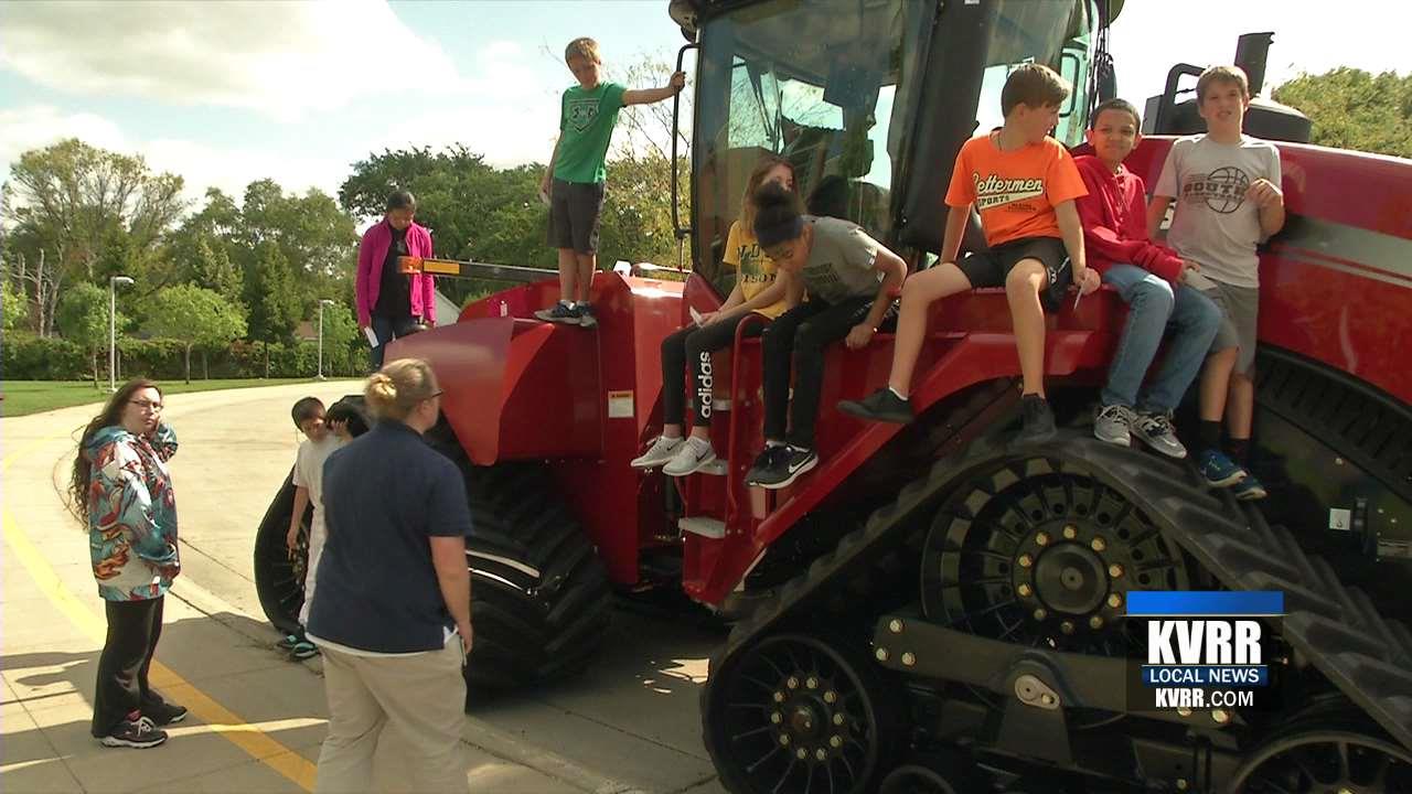 Case IH Agriculture Awards Fargo Public Schools with 25,000 STEM Grant