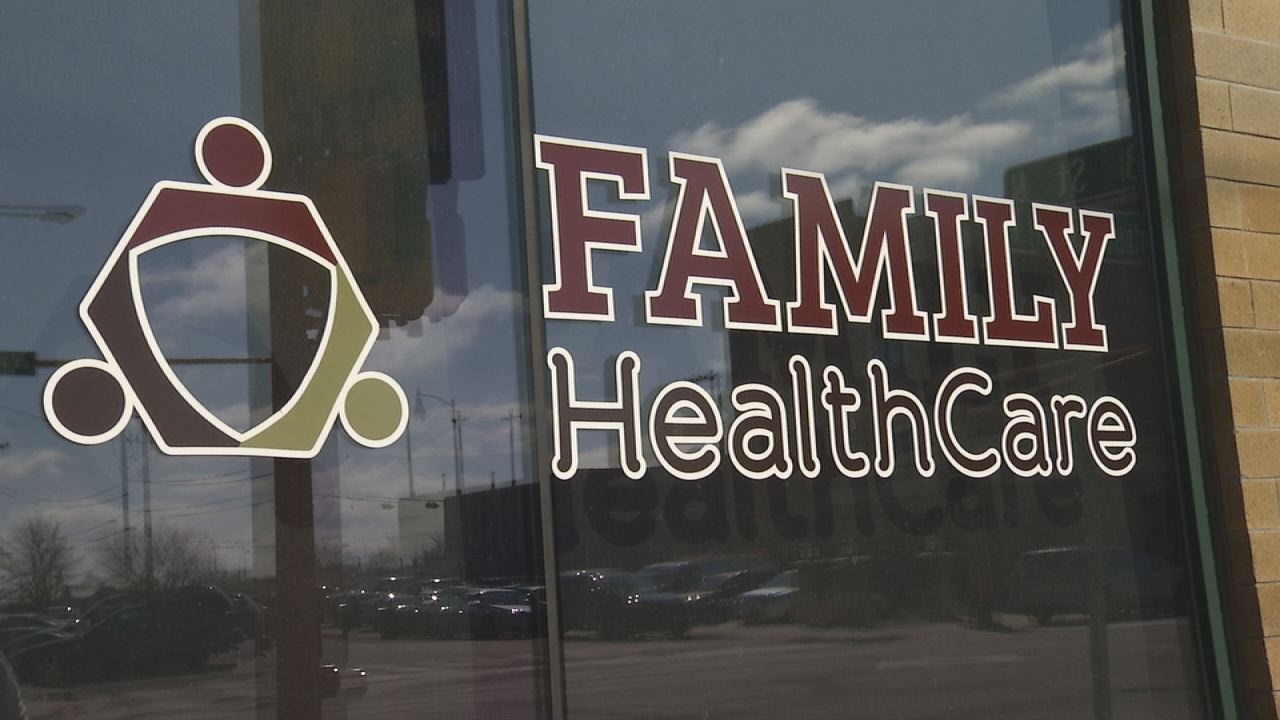 Heitkamp Visits Downtown Family HealthCare Center