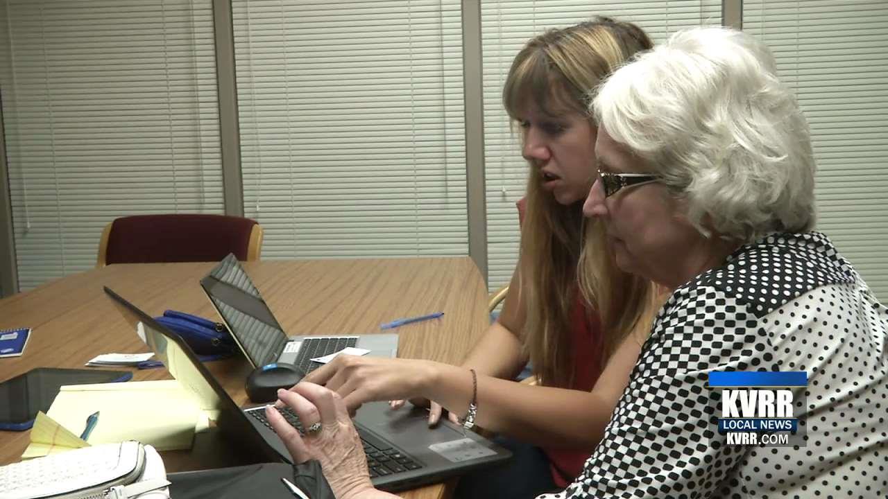 Techsperts Assist Senior Citizens with their Smart Phones and Tablets ...