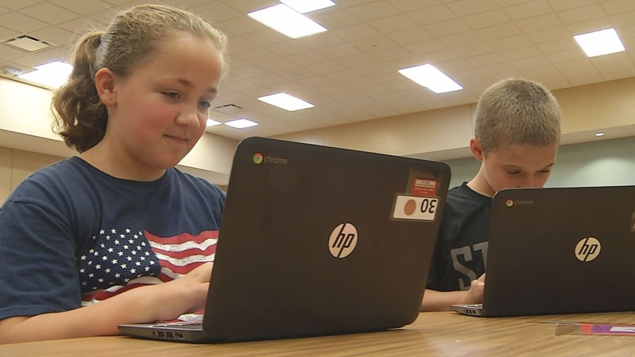 Cable ONE Cares Program Gives New Chromebooks to Fargo Elementary