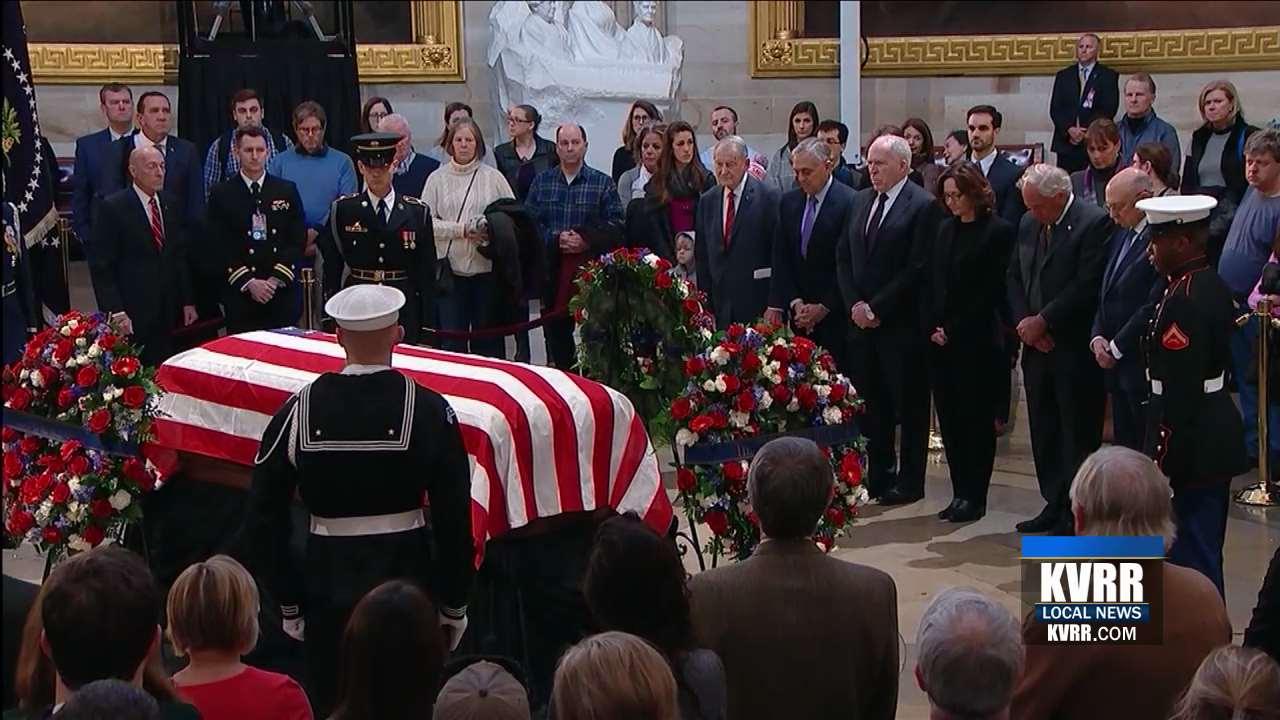 Sen. Tina Smith Calls Tribute to George H.W. Bush 