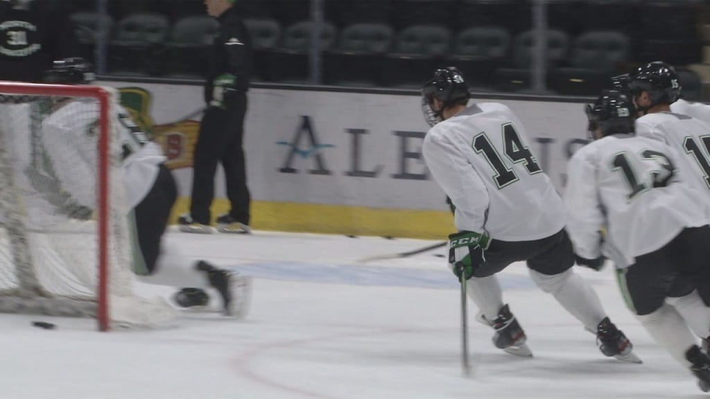 Und Hockey Still