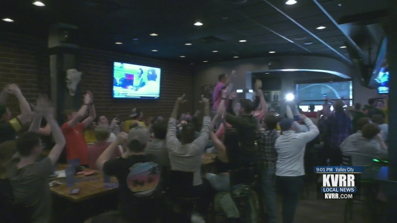 Fans Elated To See Trey Lance Picked 3 At Fargo Nfl Draft Watch Party