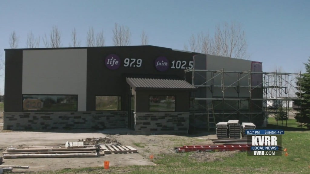Life 97.9