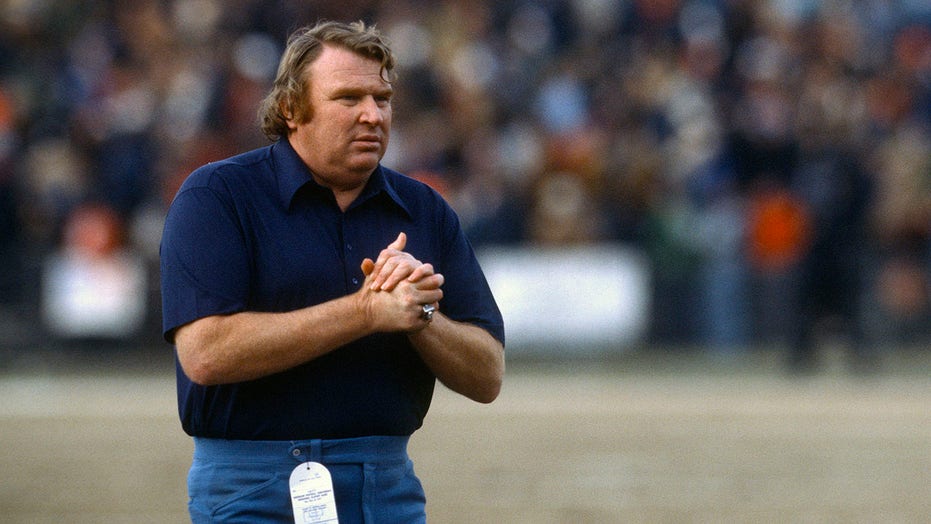 John Madden, Hall of Fame coach and broadcaster, dies at 85