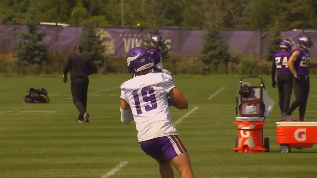 Adam Thielen 2022 Walter Payton NFL Man of Year Nominee