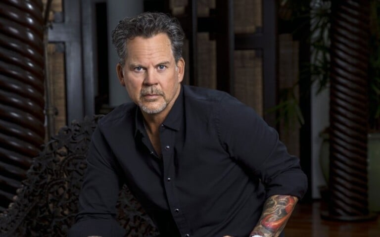 Gary Allan Pose 031323