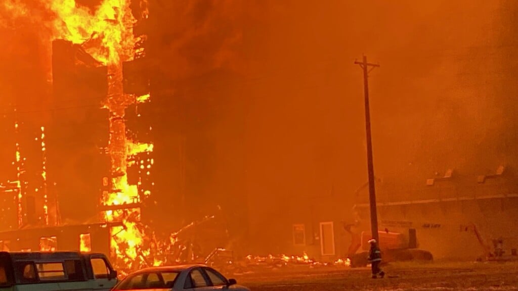 Early Morning Fire Has Residents Of Shelly Evacuated From Homes