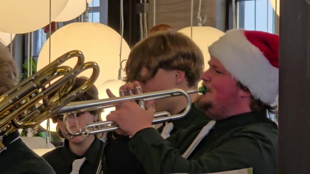 Wfhs Jazz Band Spreads Holiday Cheer