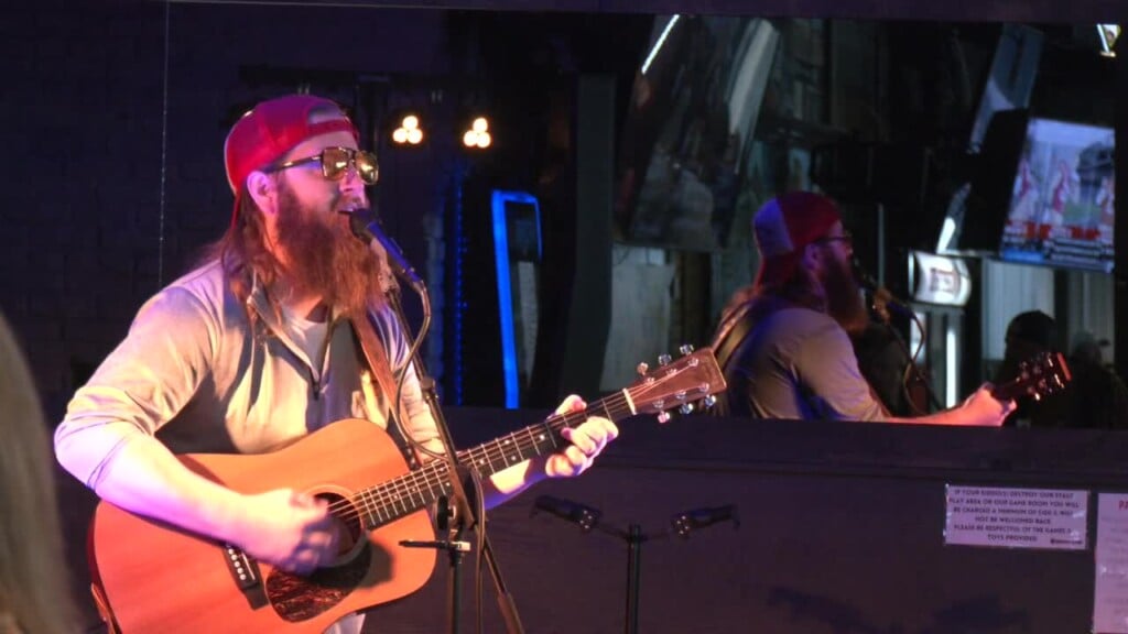 Murphy's Pub Kicks Off New Year's Day With Acoustic Fest