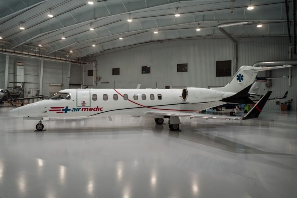 Airmedic Learjet 45 Exterior
