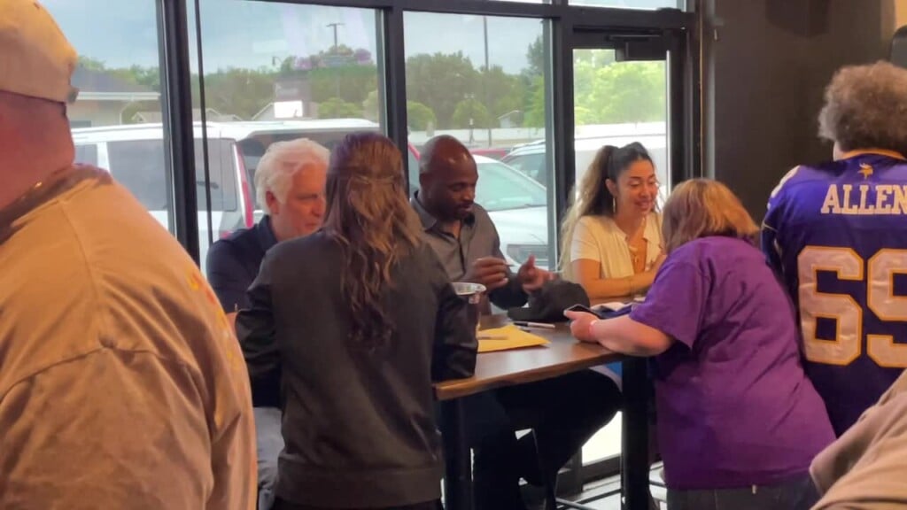 Vikings Legends Come To Fargo Moorhead To Meet Fans, Fundraise