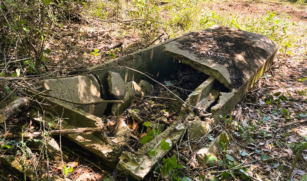 Smashed grave at Chloe Historic Cemetery