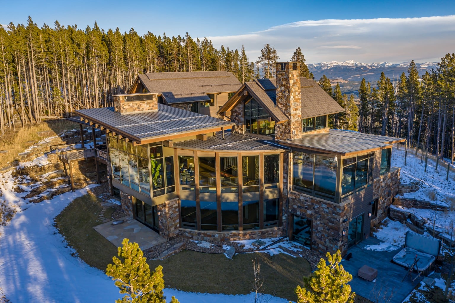 Picture of A Mountain Retreat With Never-Ending Views - Mountain Living