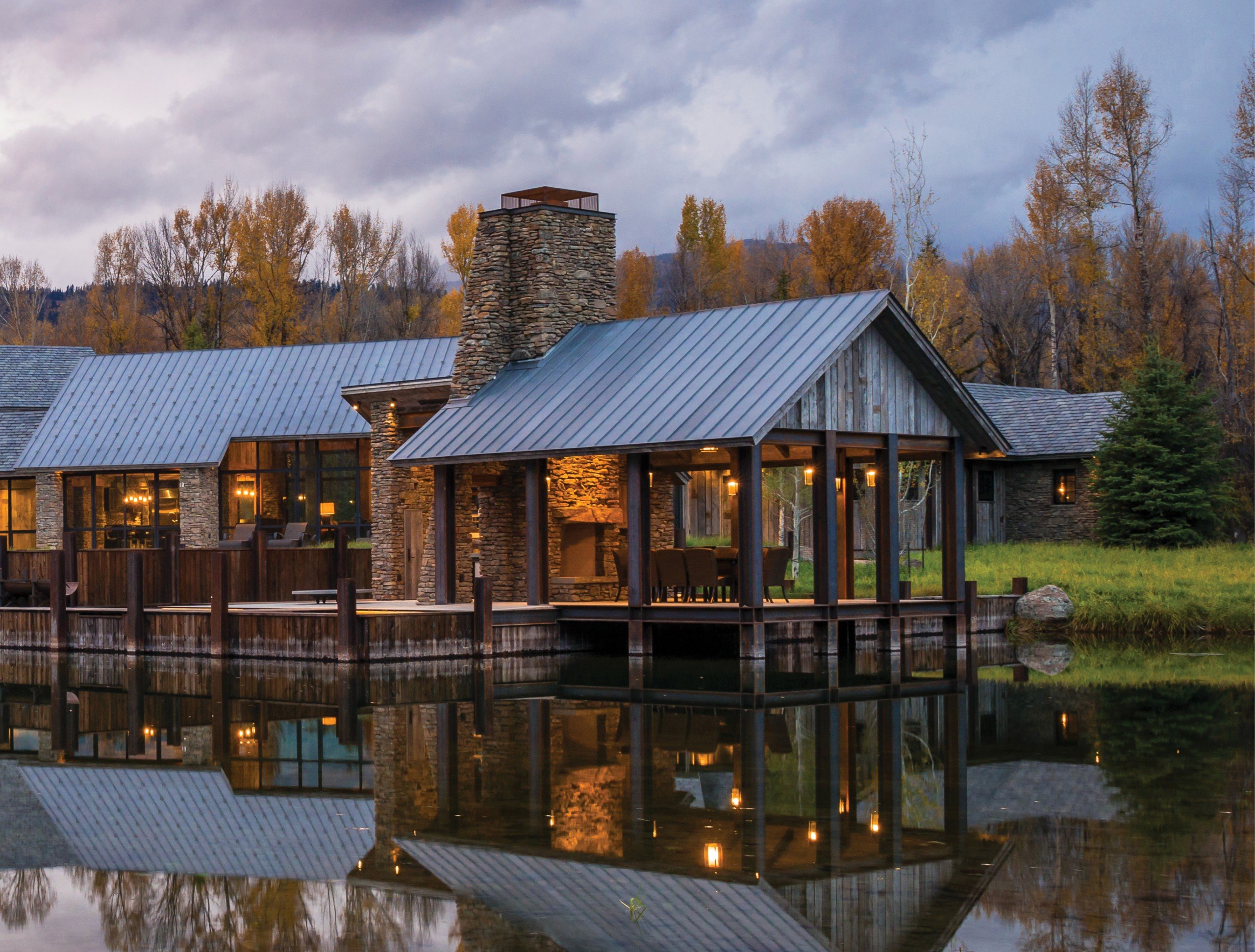 洋書 Mountain Houses Old Becomes New in a Book by JLF Architects - Mountain Living