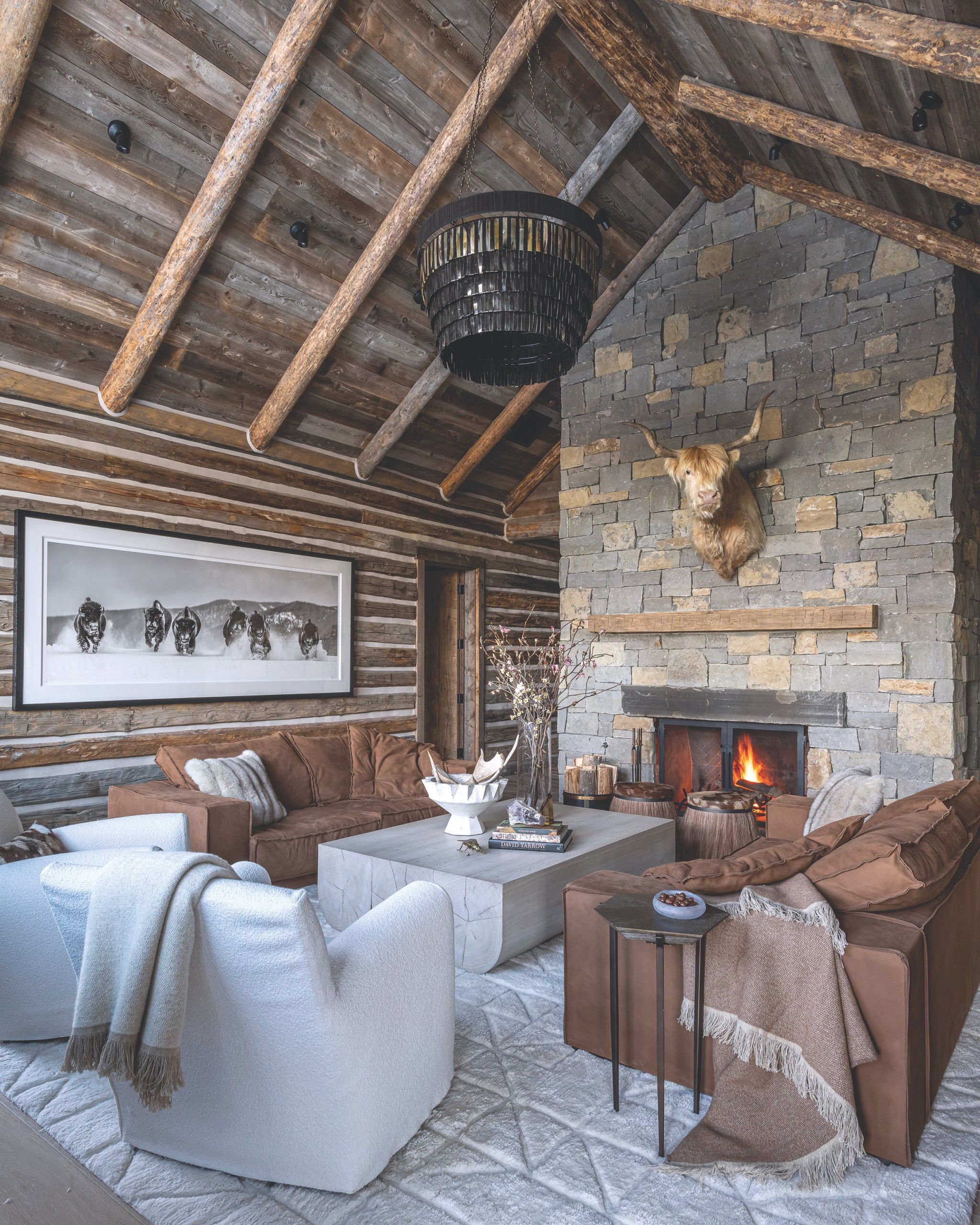 A Peruvian, Scottish and Western Blend Informs a Unique Montana Home ...