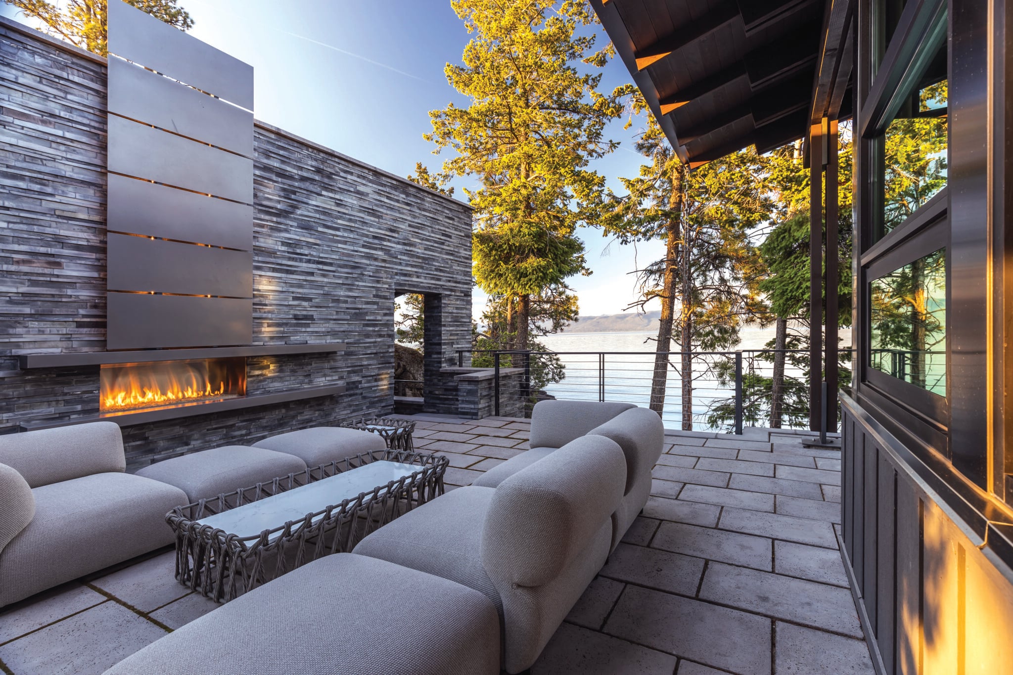 Mountain Modern Design With A Timeless Look At A Montana Lake House ...
