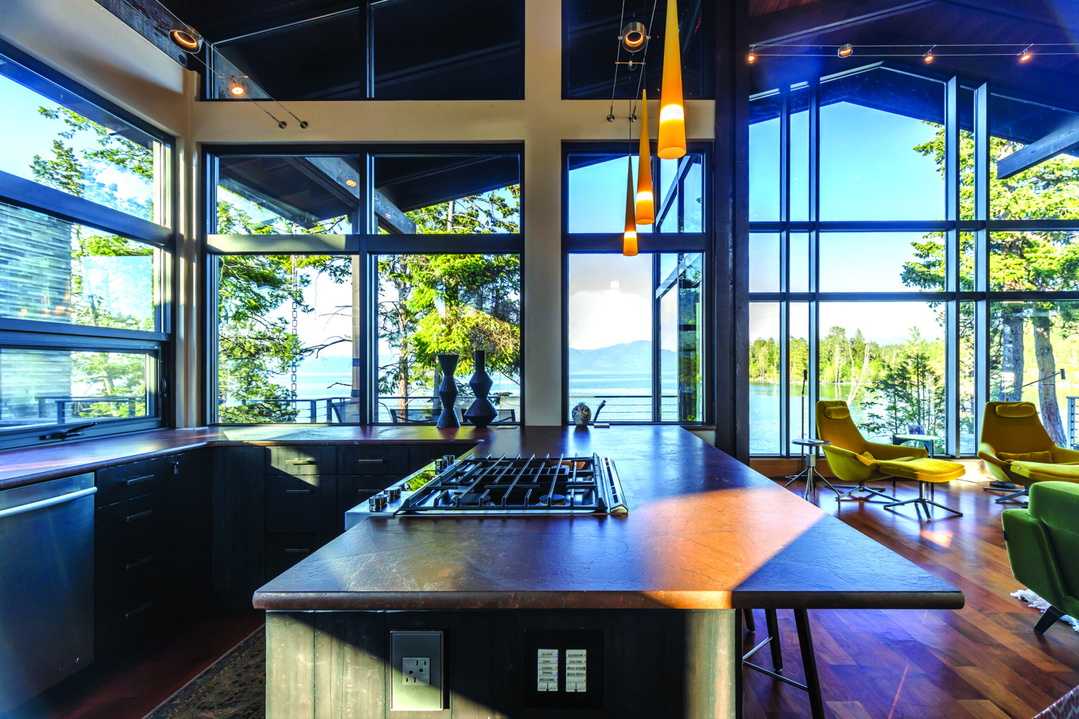 Mountain Modern Design With A Timeless Look At A Montana Lake House ...