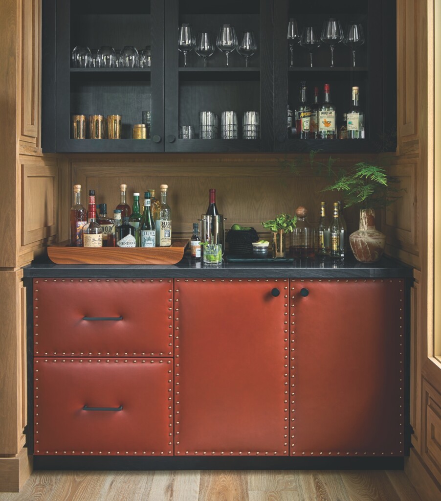 How a Classic Mountain Vernacular and Modern Interiors Inspired These ...