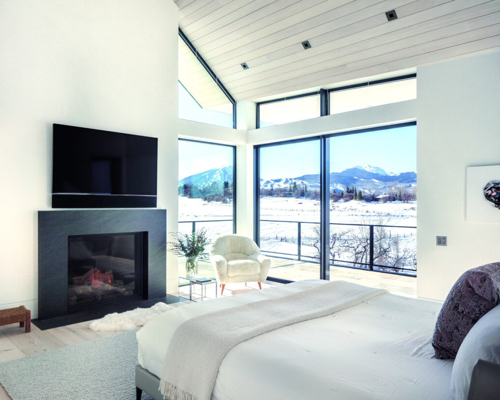Breathtaking Gallery Views of Mountain and Meadow Vistas Surround an ...