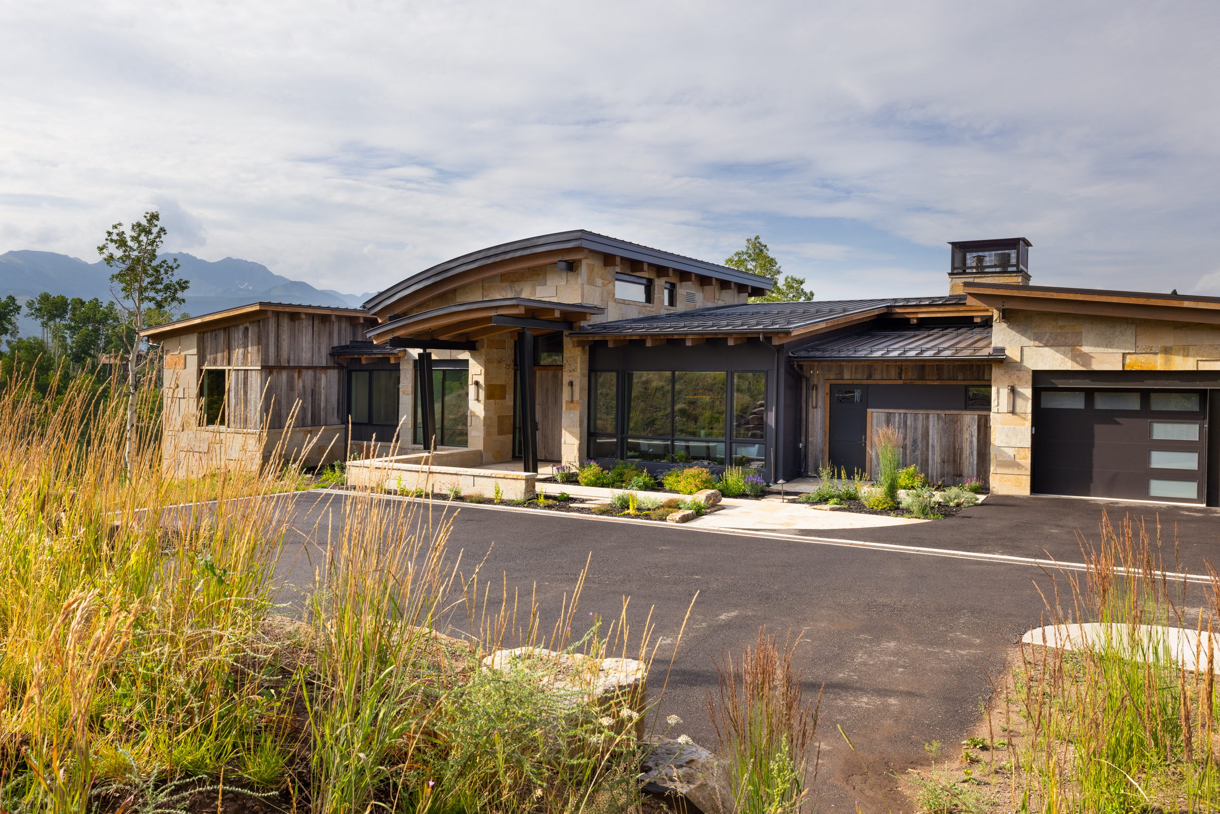 A Telluride Home Maximizes Its Indoor-Outdoor Mountain Charm - Mountain ...