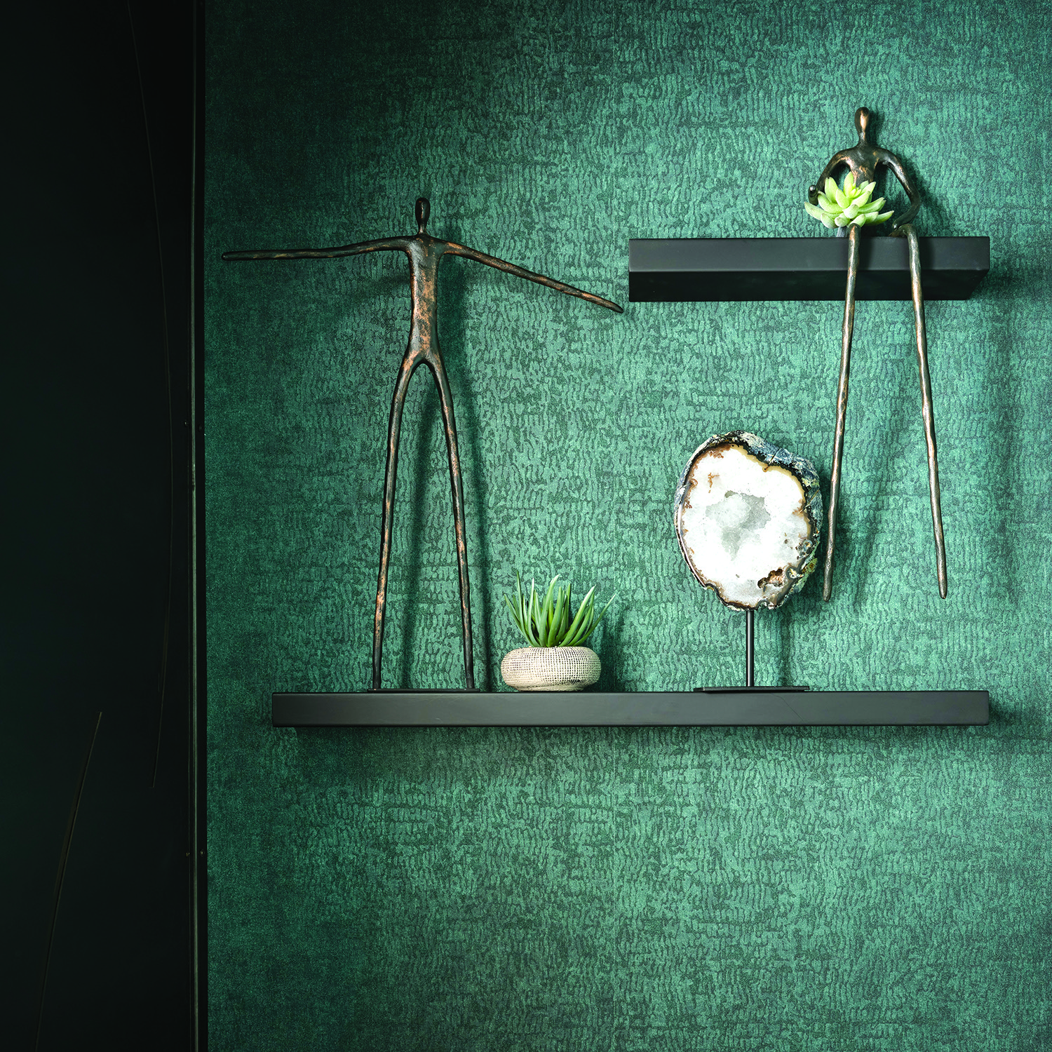 Glowing Natural Elements Make for a Bold Statement - Mountain Living