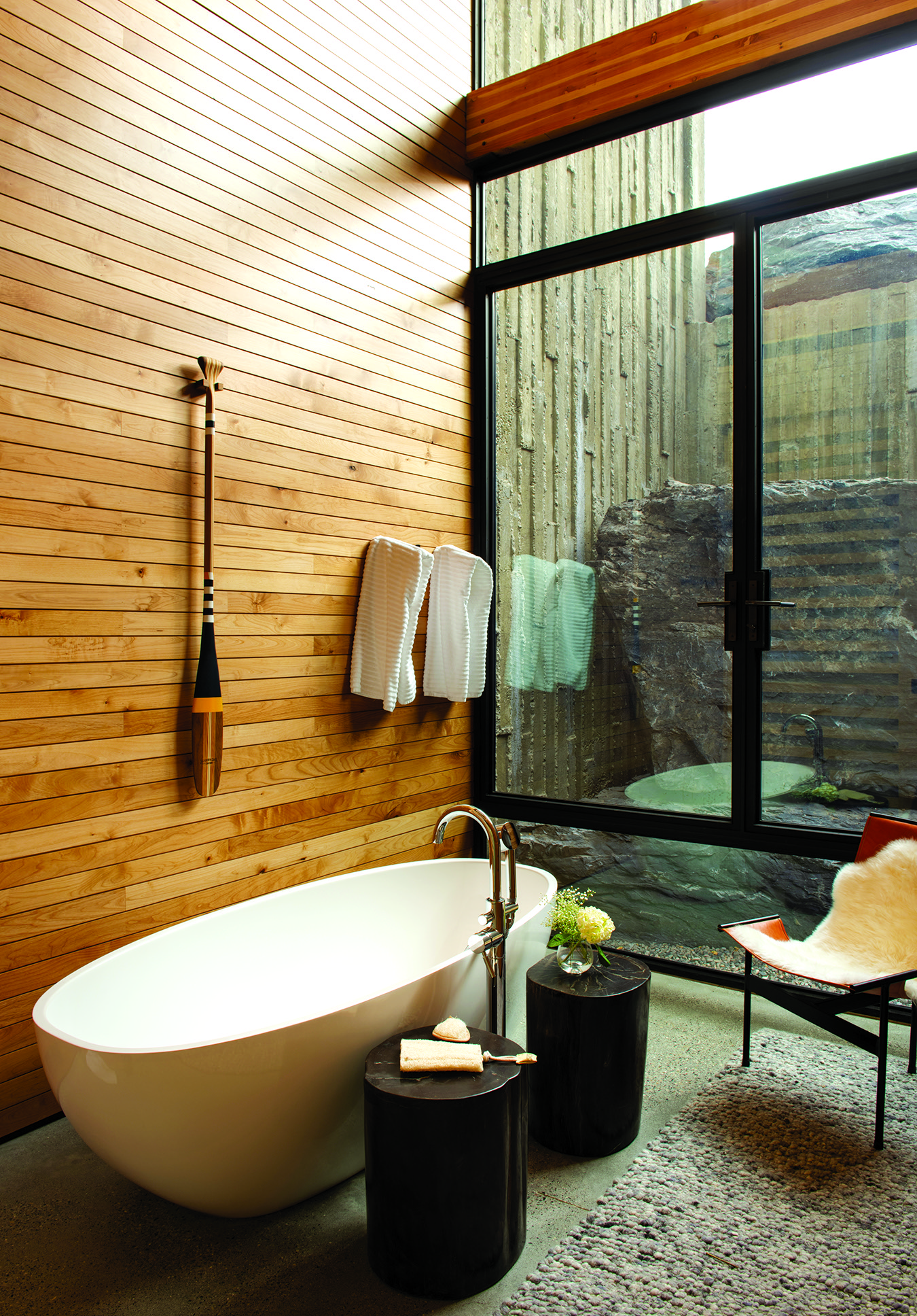 An Après-Ski Retreat with Pristine Golden-Hour Views - Mountain Living