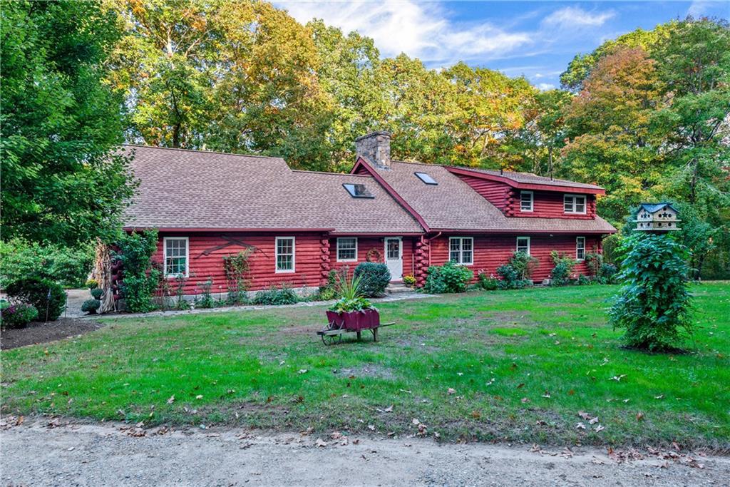 House Lust 5 Cozy Log Cabins On The Market In Ri Rhode Island