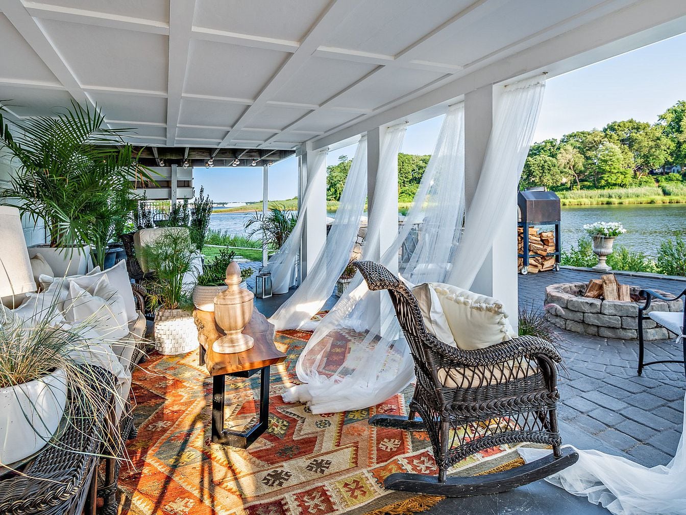 House Lust A "Permanent Vacation" Home Near Pawtuxet Village Rhode