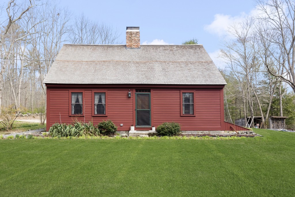 House Lust: A Pristine Eighteenth-Century Cape is on the Market for Less Than $300,000 - Vimarsana News