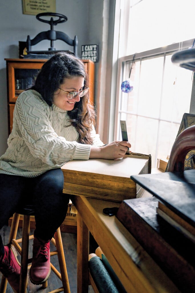 Bookbinder/rarities Kelly Allen Kujawski Lifting And Opening The Hinges
