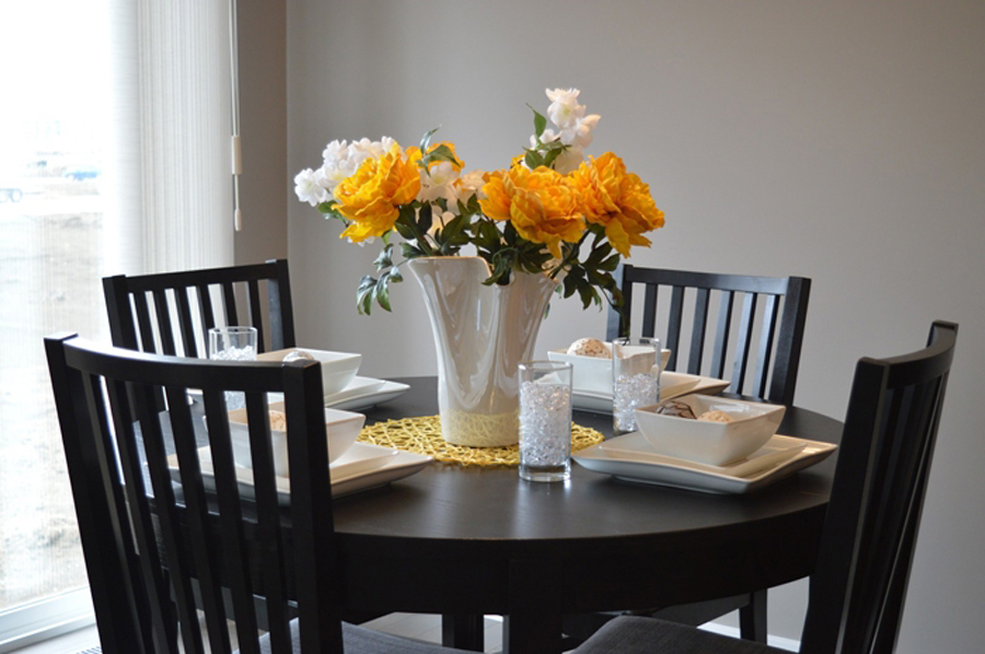 Dining Table 1348717 1920 82f0a275