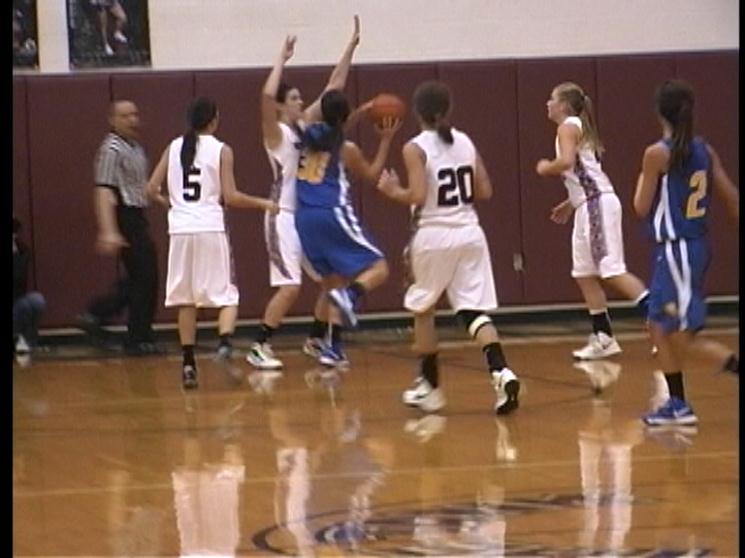 Basketball Teams Hope For Christmas Wins