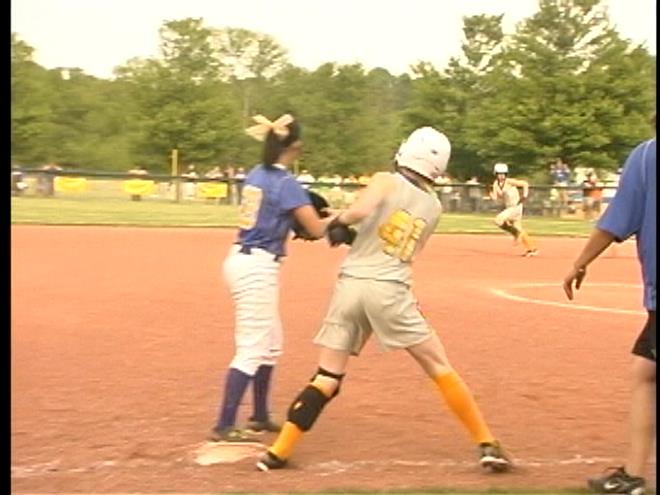 Lady Electrics Win Pitcher's Duel Against Maysville