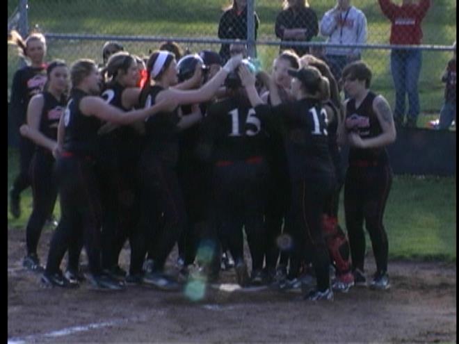 Lady Panthers Roll; Muskies Down Ceramics