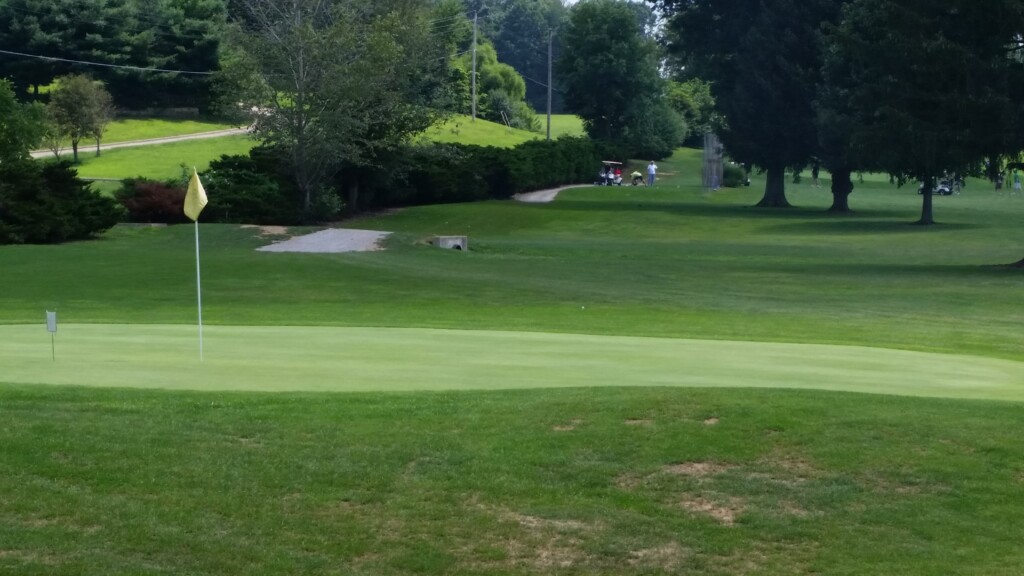 Golfers Raise Money For Fraternal Order Of Police