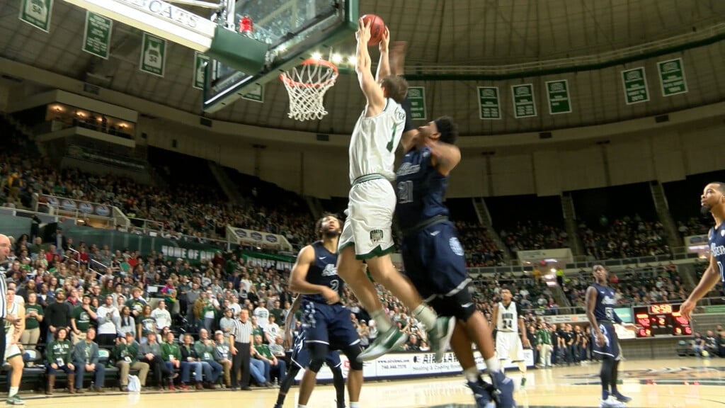 2 4 17 Akron Vs. Ohio.00 01 11 05.still001