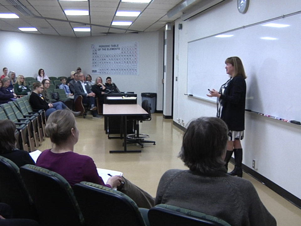 2017.03.18. Wide Shot Of Speaker .11