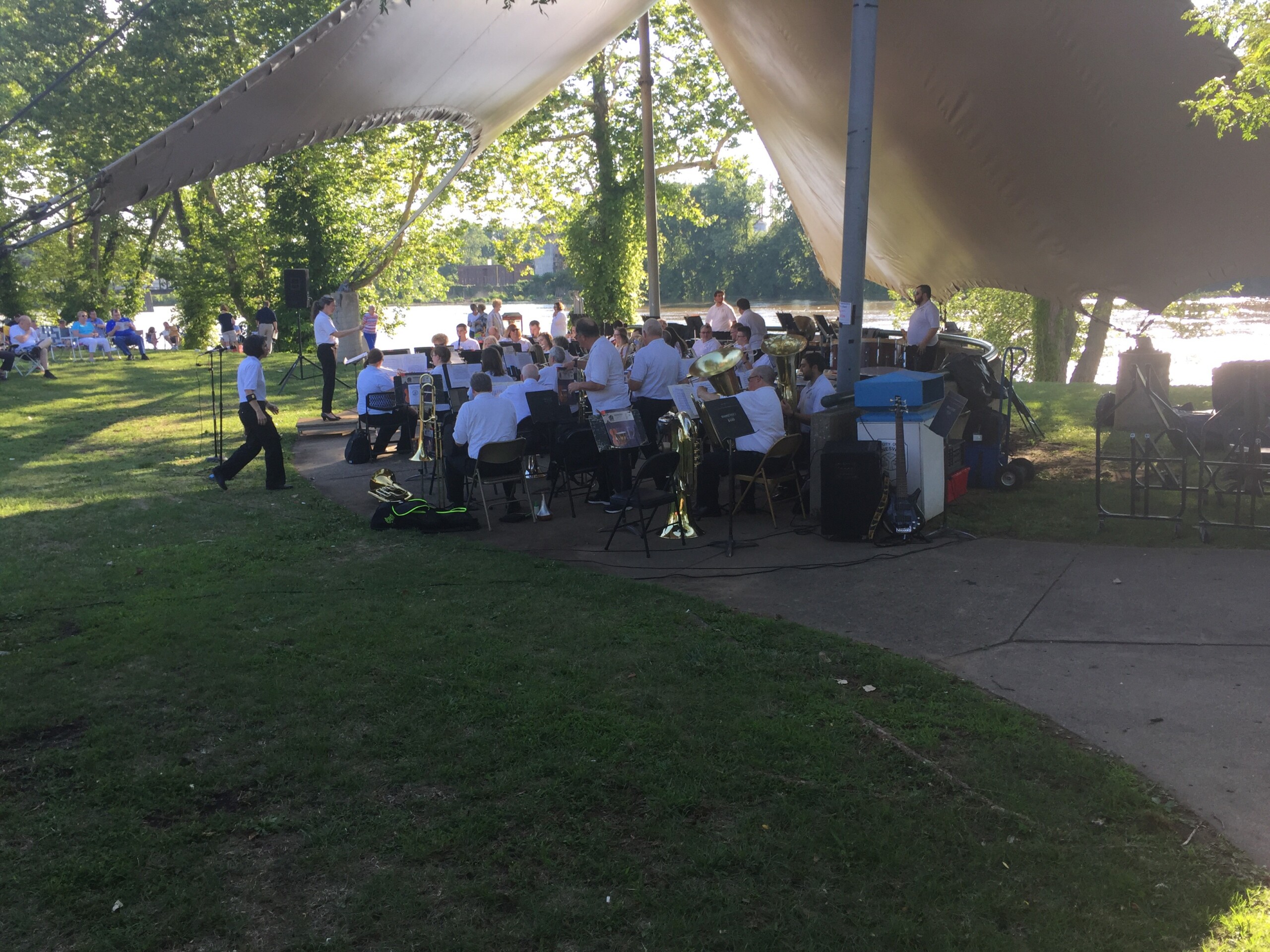 Zanesville Memorial Concert Band is back at Zane's Landing Park WHIZ