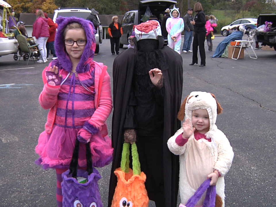 Local church hosts trunkortreat for community WHIZ Fox 5