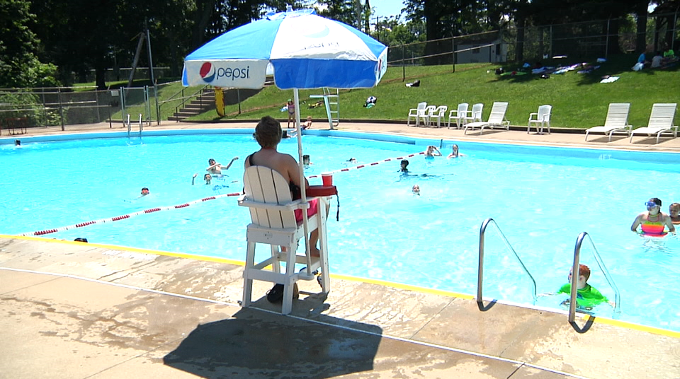 YMCA swim tests promote pool safety - WHIZ - Fox 5 / Marquee Broadcasting