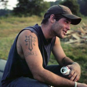 5ccb359b8c2981 300x300