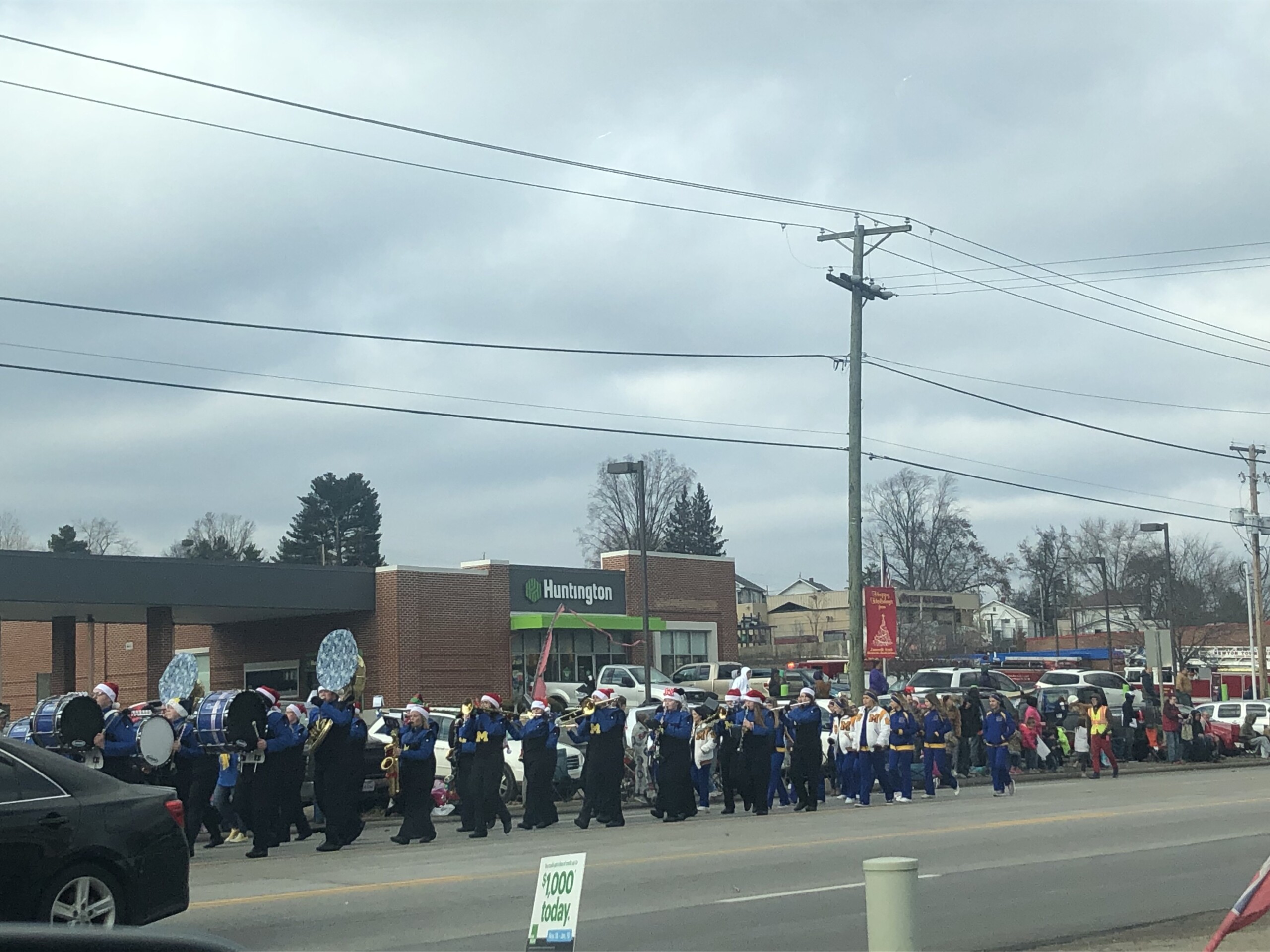 South Zanesville Holiday Parade Draws Crowd WHIZ Fox 5 / Marquee