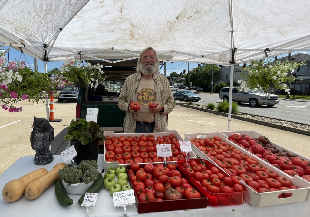 21 6 23 Farmer's Market Turtle Dove Produce